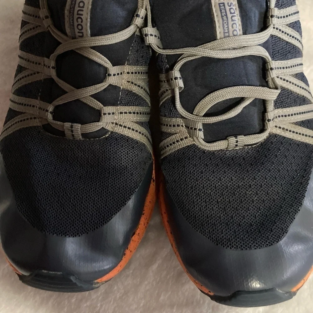 Saucony versafoam shift women’s/youth sneakers size 5M